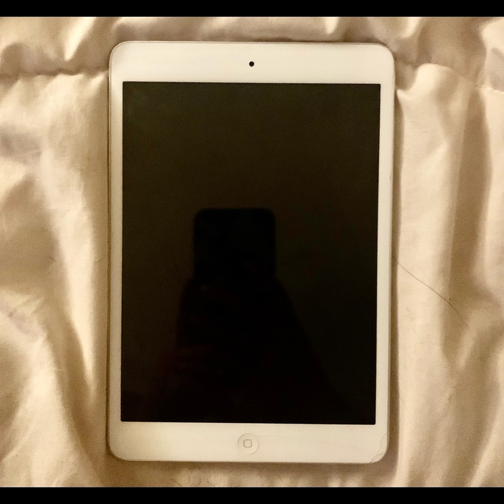 APPLE IPAD MINI 4TH GENERATION